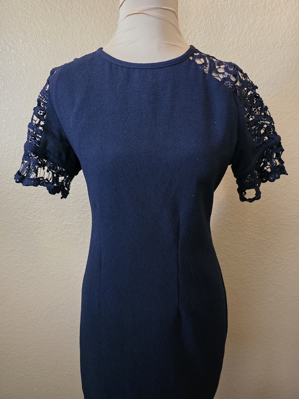 Mittoshop Women's Navy Blue Lace Sleeve Shift Dress Size M Medium Underlining